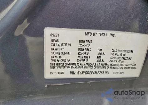 2021 Tesla Model Y z USA, uszkodzony, nr VIN 5YJYGDEE4MF265151